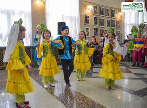 Фольклорно-танцевальная композиция Әйлән-бәйлән уйныйбыз